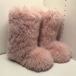 Y2K Fluff Mama UGG Boots Size 8